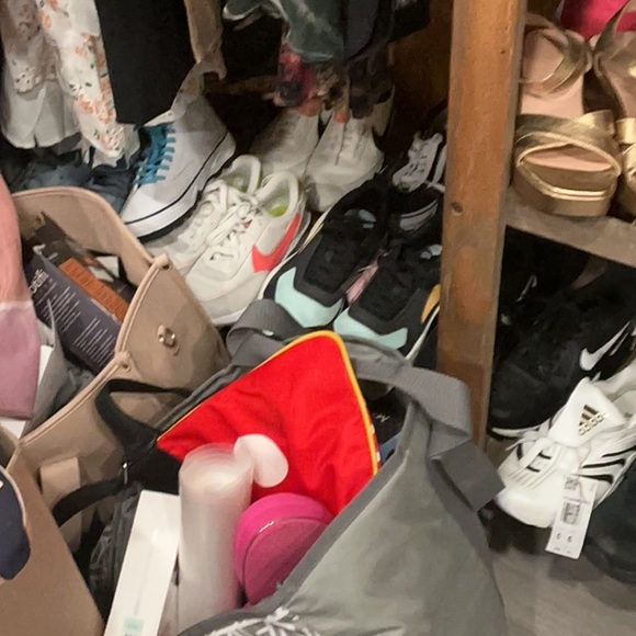 The Best Deals - Picture 6 of 8